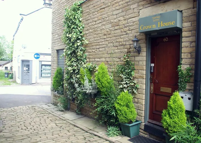 Crown House Suites