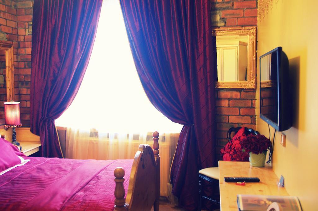 Crown House Suites Gasthof Halifax