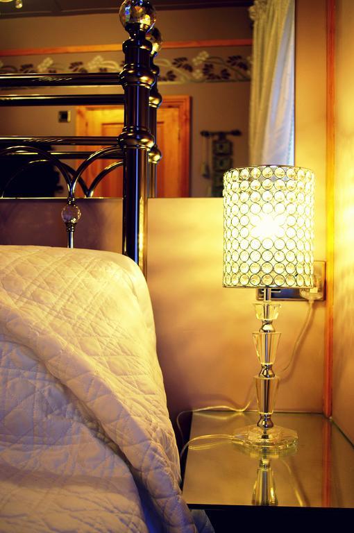 Gasthof Crown House Suites Halifax