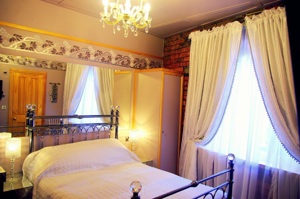 Crown House Suites * Halifax