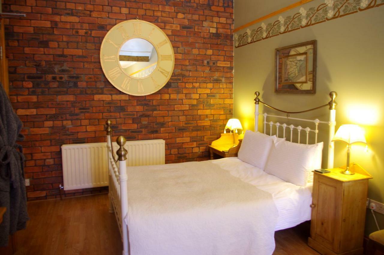 Crown House Suites Gasthof Halifax